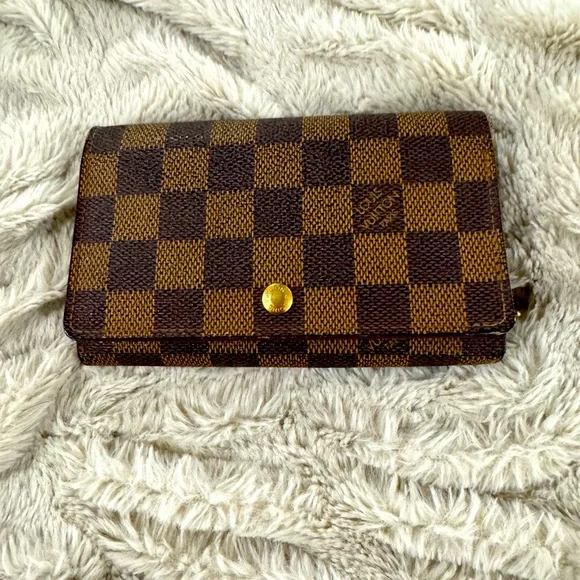 Louis Vuitton Damier Ebene Wallet | Classic Canvas | Authentic - Picture 1 of 5